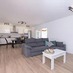 Modernes Und Helles Direkt Am Meer- Mit Zwei Grossen Terrassen- Garte By Interhome