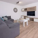 Modernes Und Helles Direkt Am Meer- Mit Zwei Grossen Terrassen- Garte By Interhome Tatil Evi *