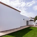 Tatil Evi Modernes Und Helles Direkt Am Meer- Mit Zwei Grossen Terrassen- Garte By Interhome