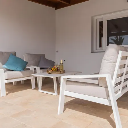 Tatil Evi Modernes Und Helles Direkt Am Meer- Mit Zwei Grossen Terrassen- Garte By Interhome